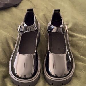 EUC🖤🖤🖤🩶 black pattern, leather platform, Mary Jane’s